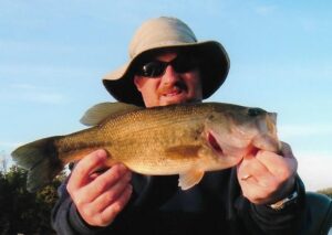 JIG & PIG'S ON THE ROCKS- Flashback largemouth bass with the jig