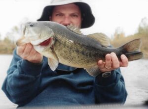 JIG & PIG'S ON THE ROCKS- Flashback largemouth bass with the jig